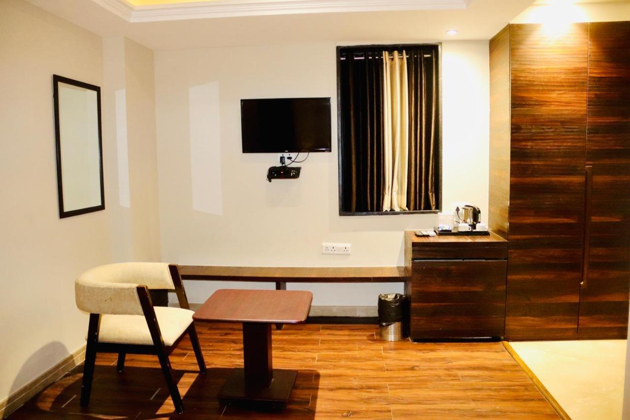 Hotel Magic Tree Karol Bagh Metro Station New Delhi Экстерьер фото