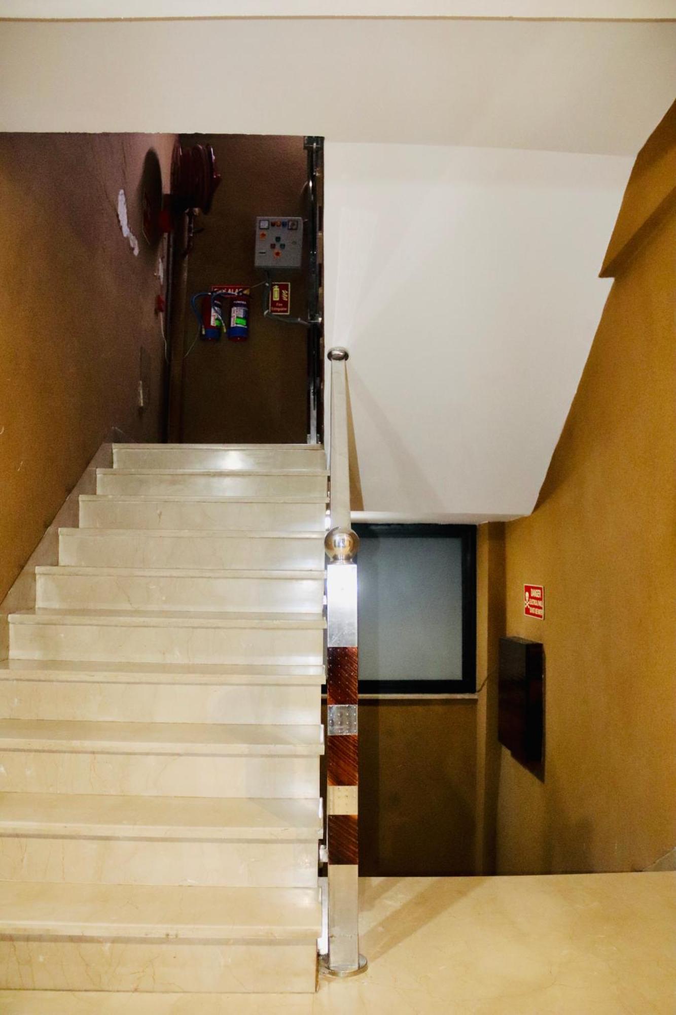 Hotel Magic Tree Karol Bagh Metro Station New Delhi Экстерьер фото